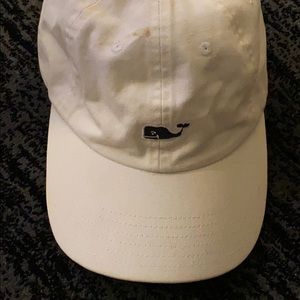 White vineyard vine hat